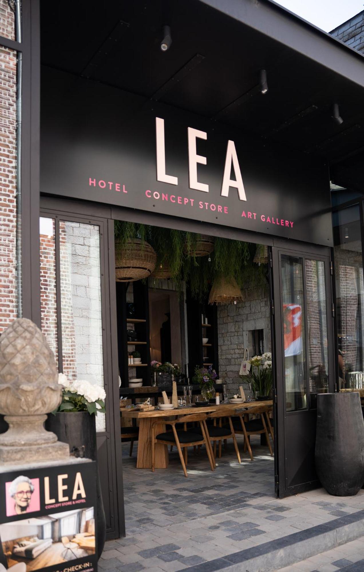 Hotel Lea - Maison Caerdinael Дюрби Екстериор снимка